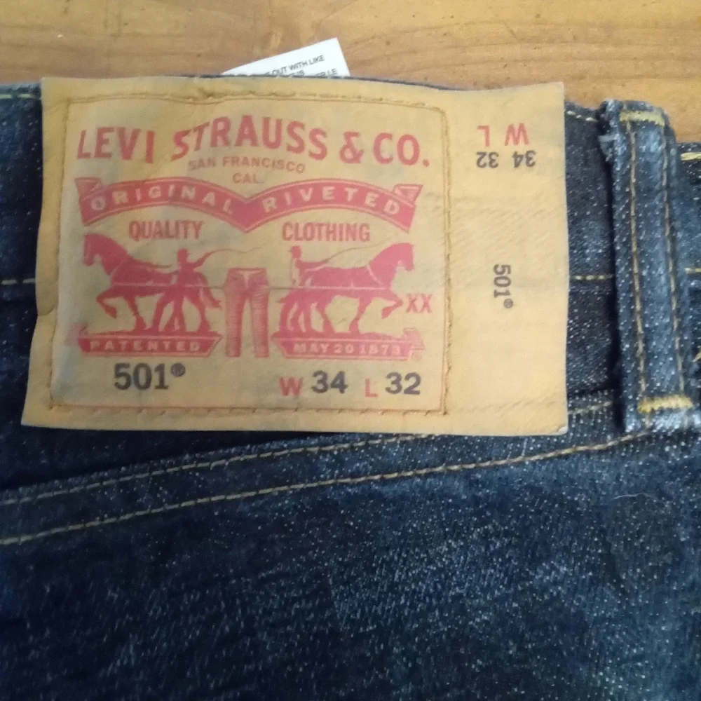 Levis 501 Dark Blue Jeans Straight Leg Levi's Men's Button Fly. - Picture 2 of 5
